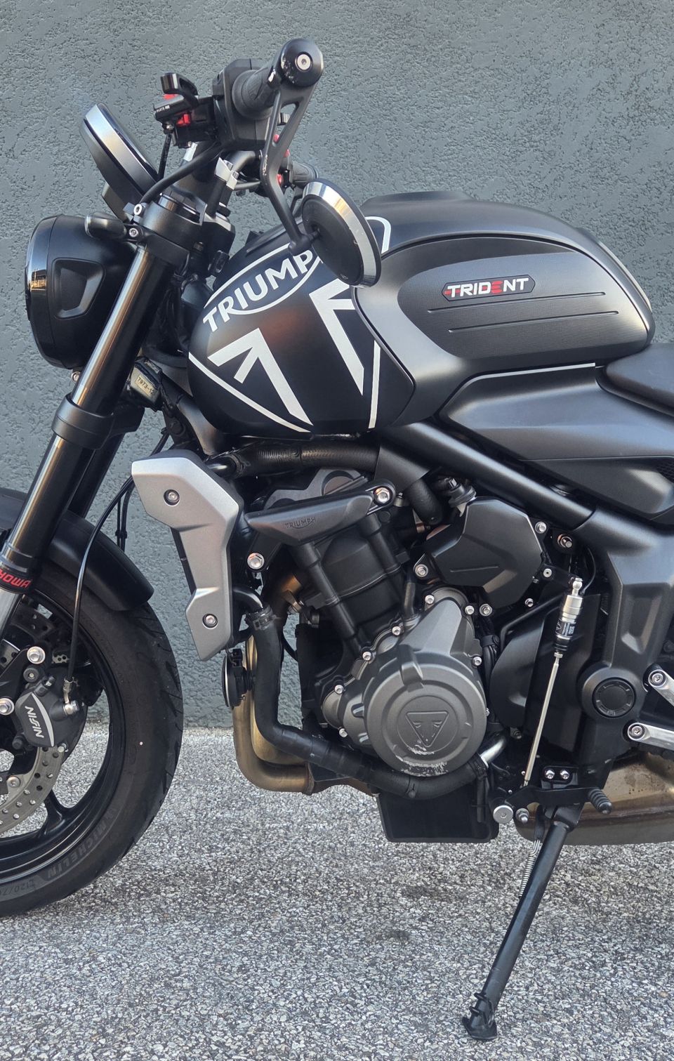 TRIUMPH TRIDENT 660 4