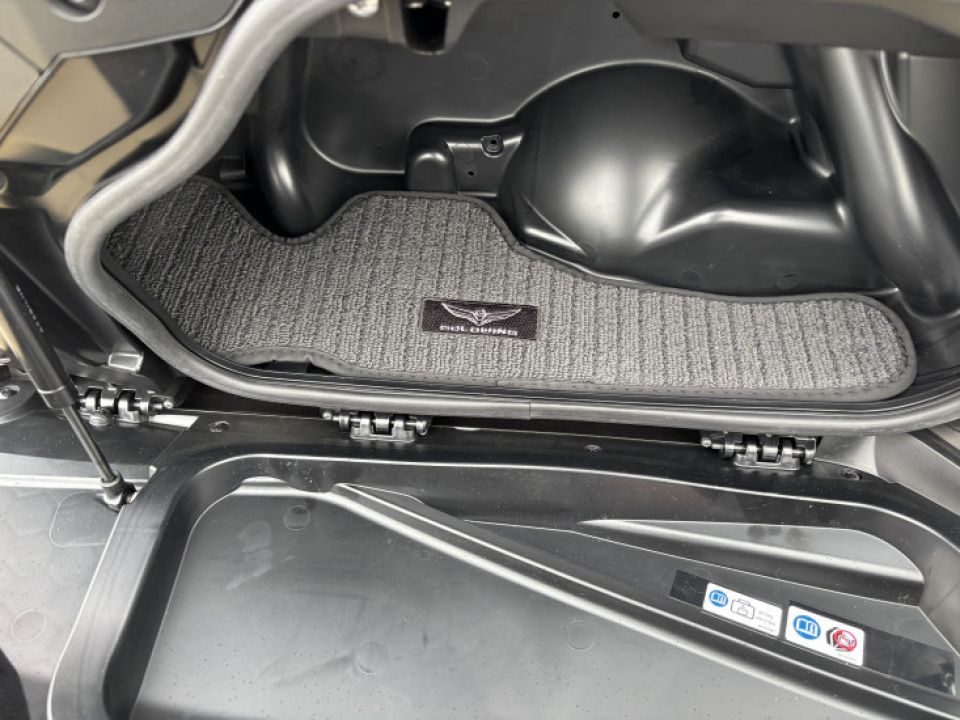 HONDA GOLDWING BAGGER DCT 4