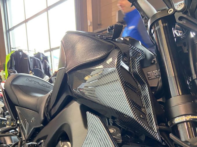 YAMAHA MT-09 4