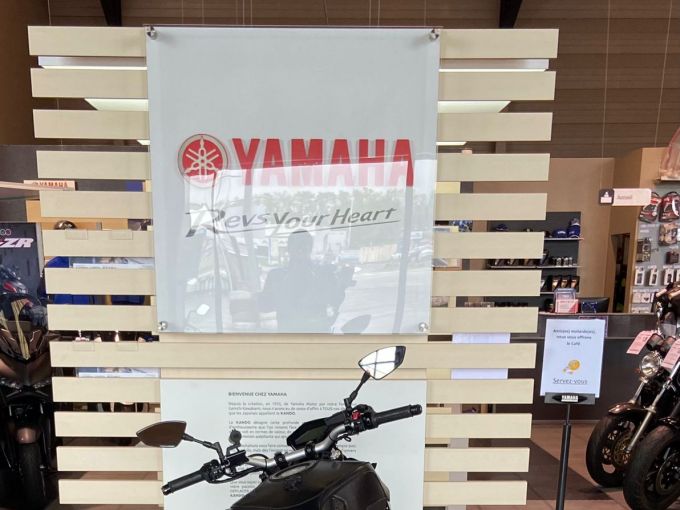 YAMAHA MT-09 4