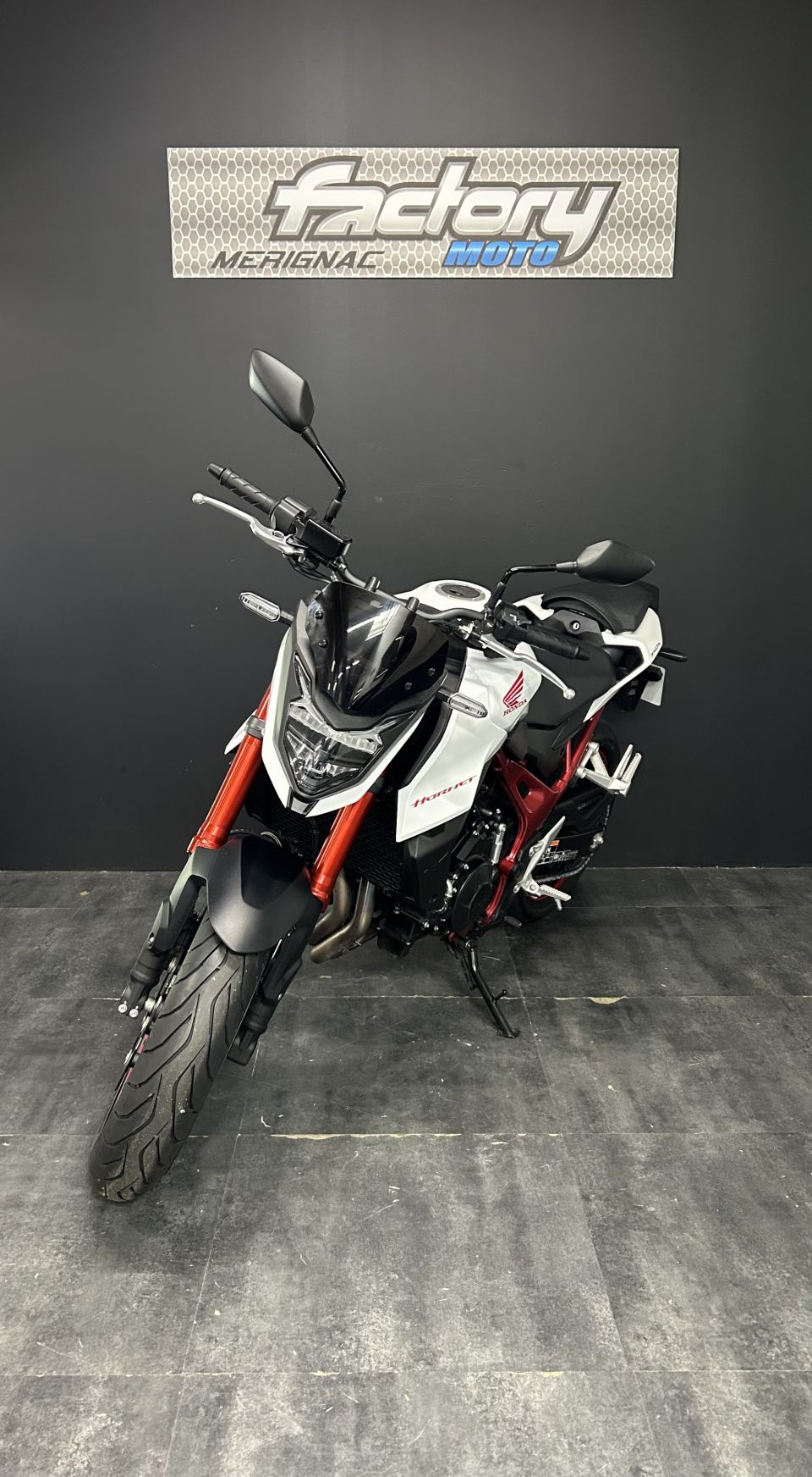 HONDA CB 750 HORNET 4