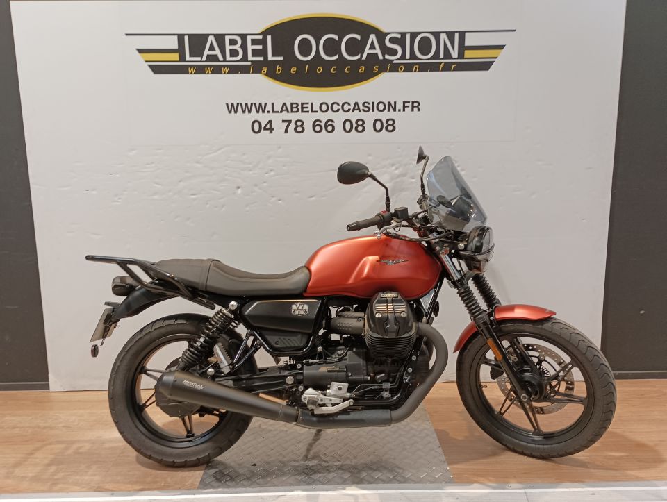 MOTO GUZZI V7 STONE 4