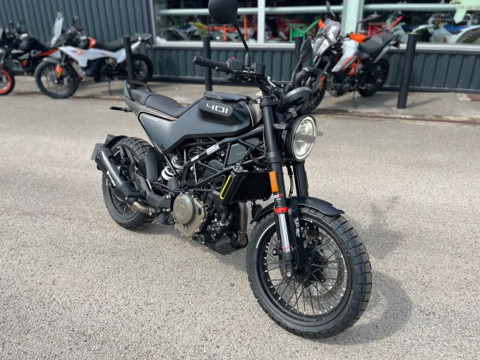 HUSQVARNA SVARTPILEN 401 4
