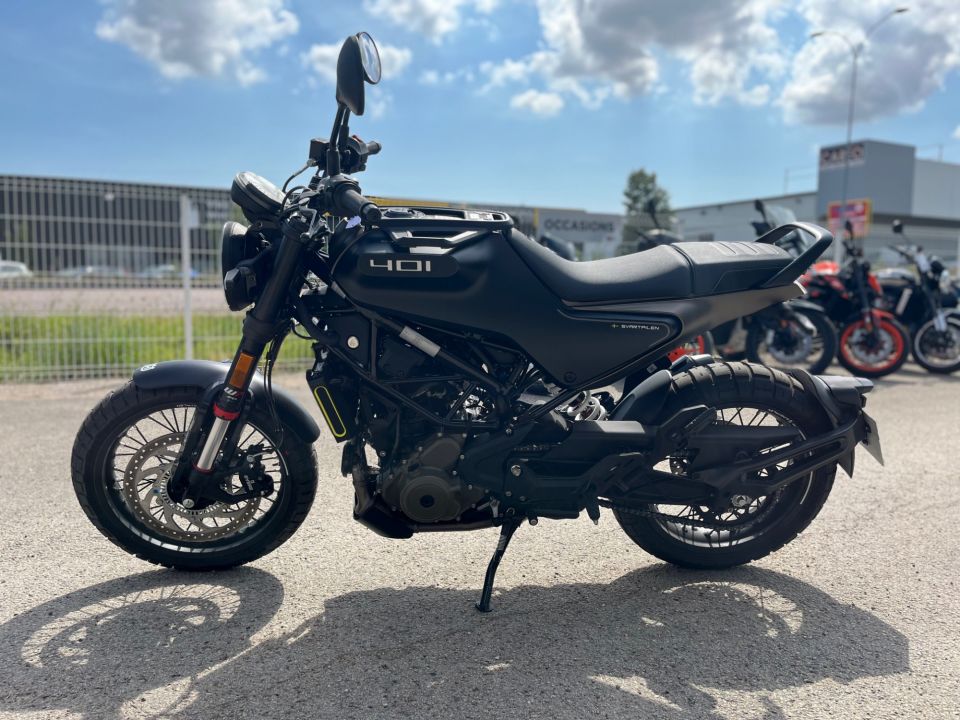 HUSQVARNA SVARTPILEN 401 4