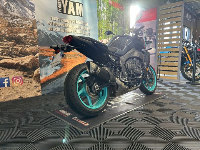 YAMAHA MT-10 4