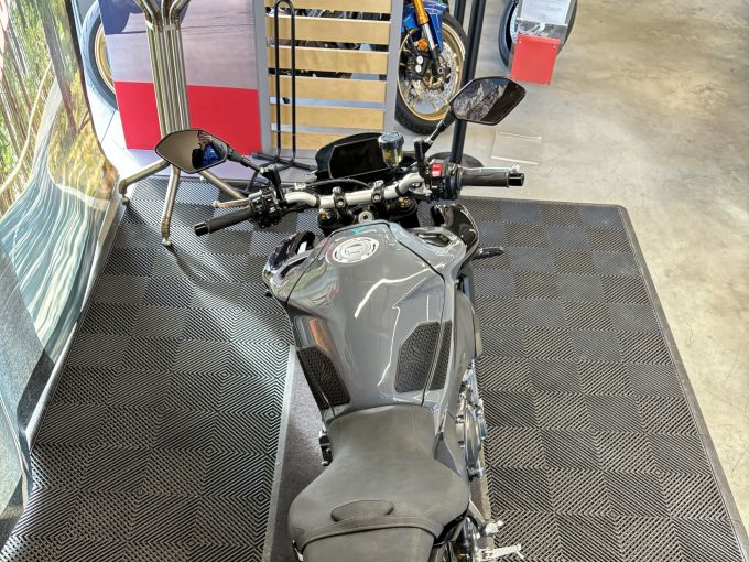 YAMAHA MT-10 4