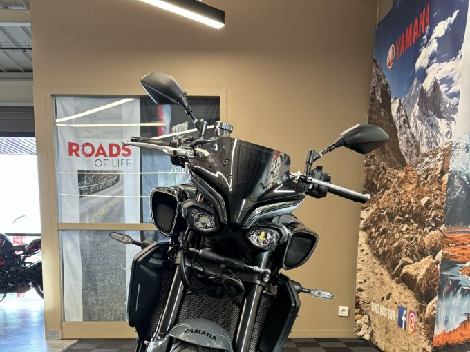 YAMAHA MT-10 4