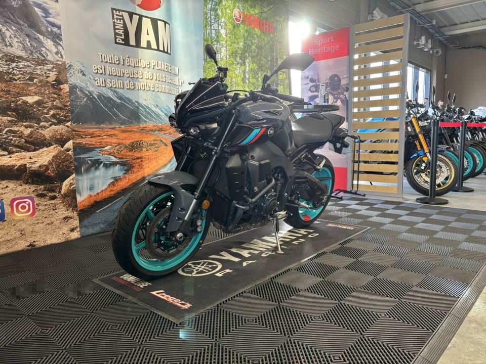 YAMAHA MT-10 4