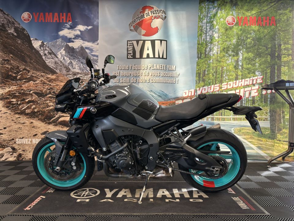 YAMAHA MT-10 4