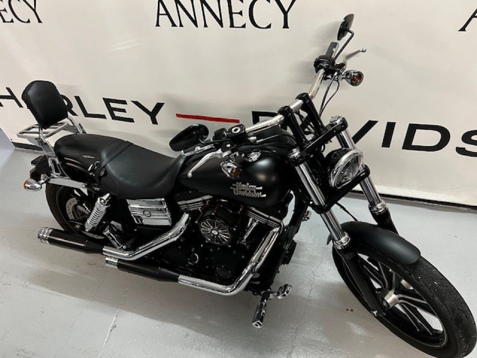 HARLEY-DAVIDSON DYNA STREET BOB 1690 4