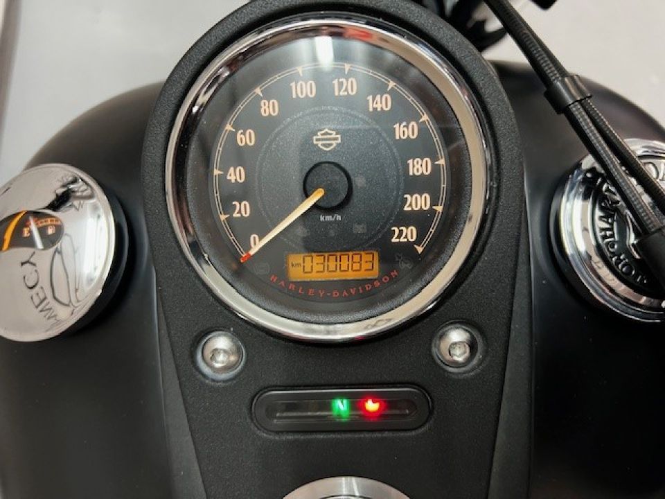 HARLEY-DAVIDSON DYNA STREET BOB 1690 4