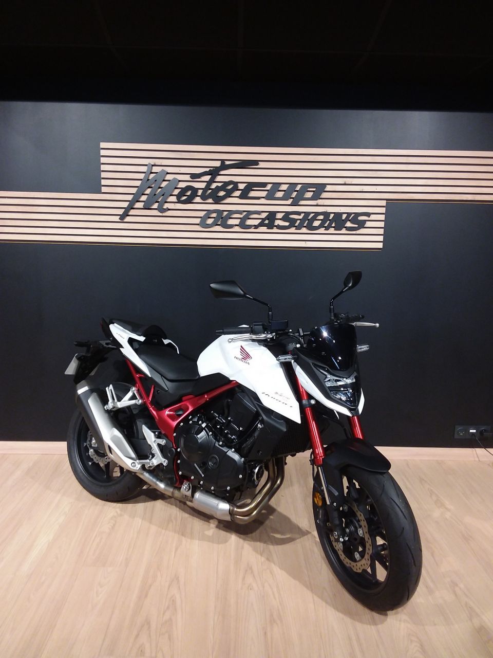 HONDA CB 750 HORNET 4