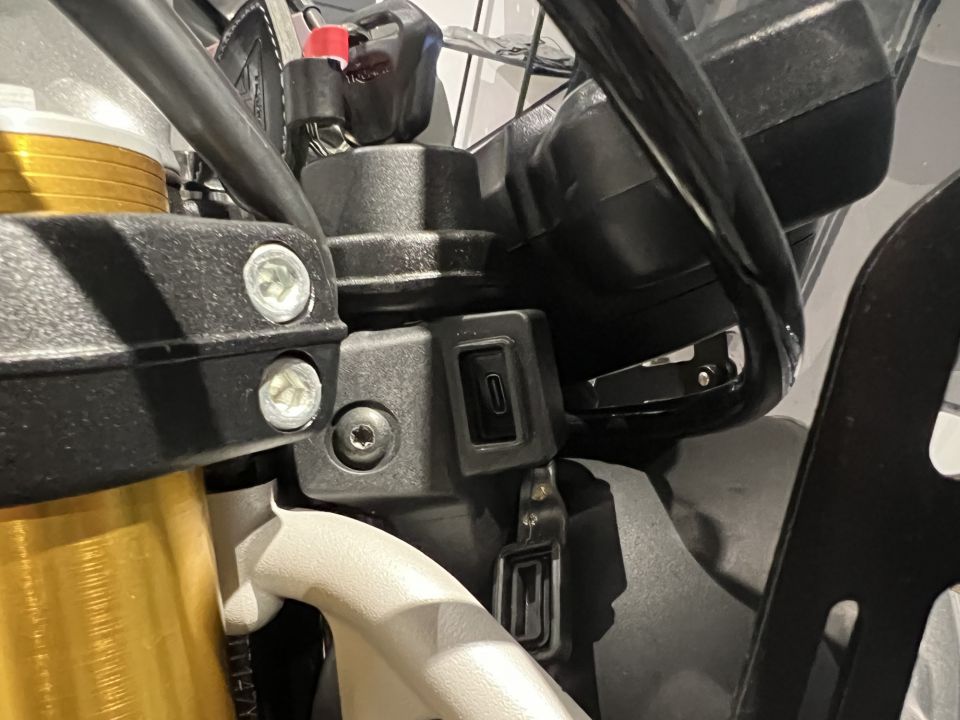 TRIUMPH Scrambler 400 X 4