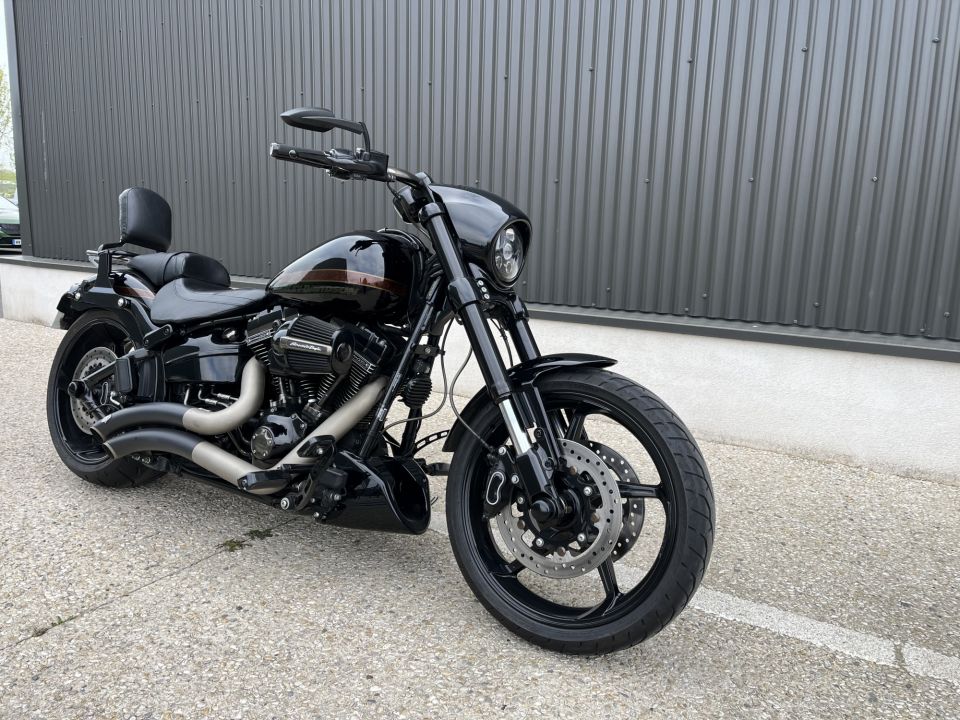 HARLEY-DAVIDSON SOFTAIL BREAKOUT 1800 CVO 4