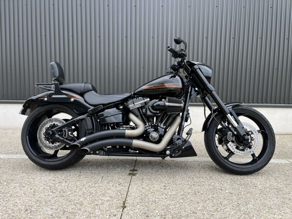 HARLEY-DAVIDSON SOFTAIL BREAKOUT 1800 CVO 4