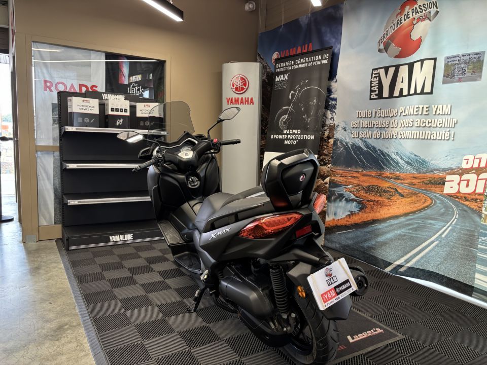 YAMAHA XMAX 125 4