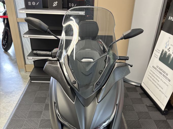 YAMAHA XMAX 125 4