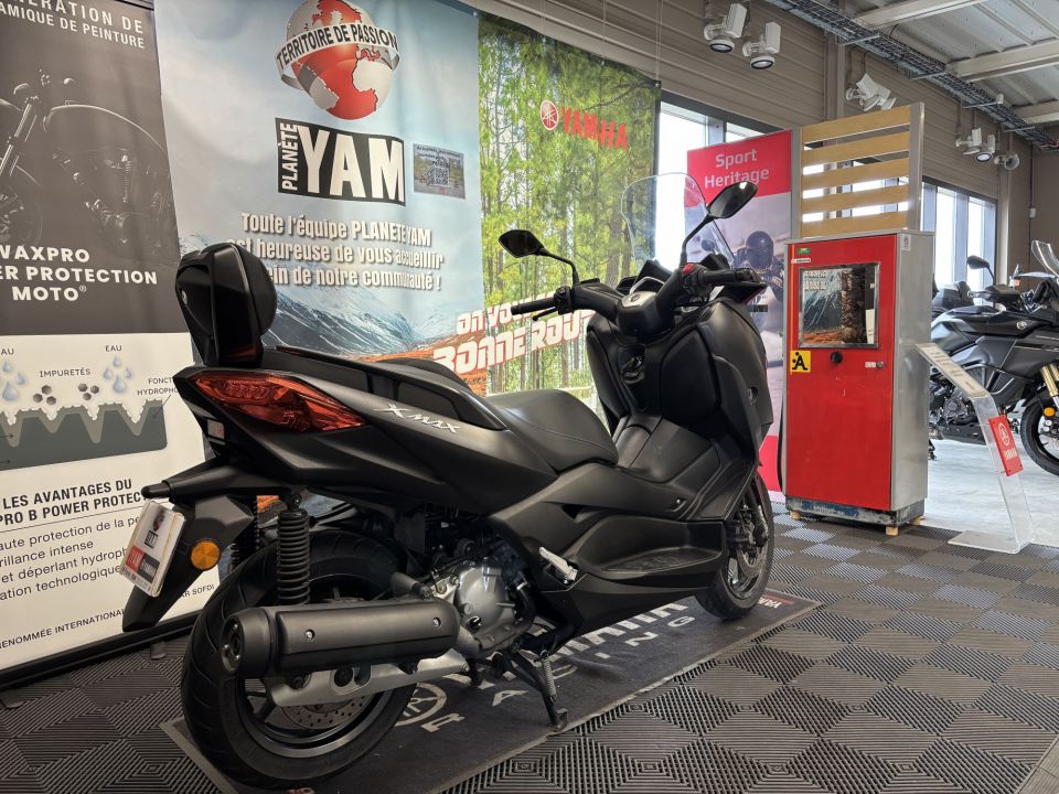 YAMAHA XMAX 125 4