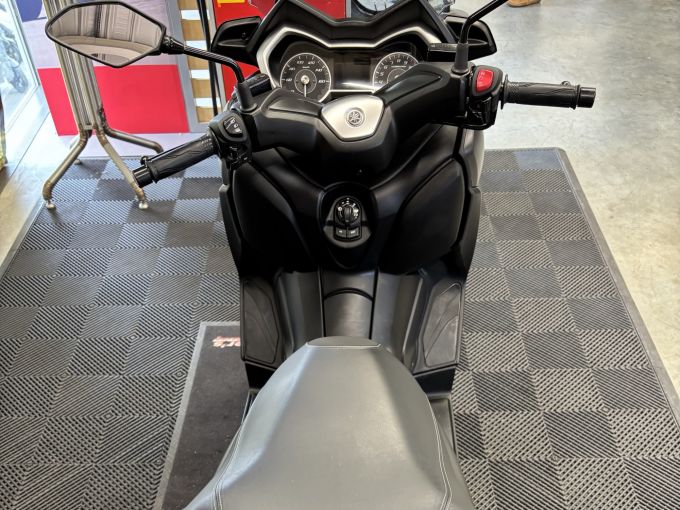 YAMAHA XMAX 125 4
