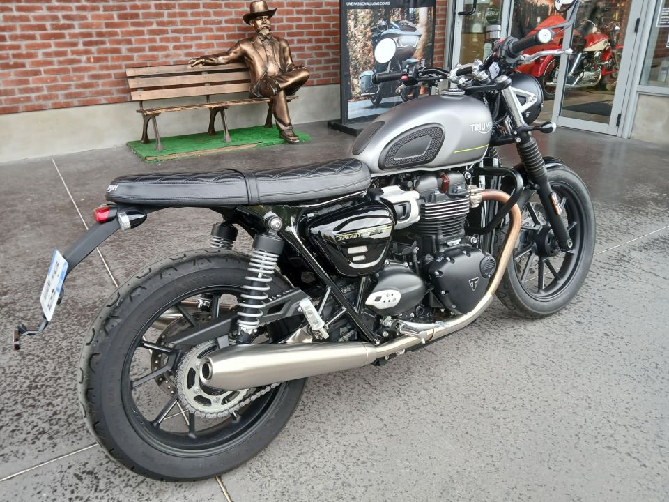 TRIUMPH SPEED TWIN 900 4