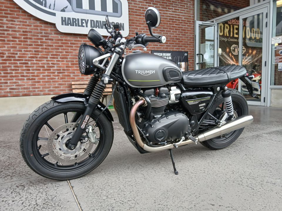 TRIUMPH SPEED TWIN 900 4