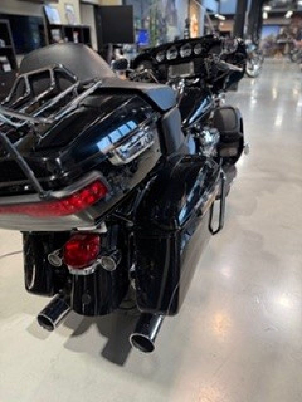 HARLEY-DAVIDSON TOURING ULTRA LIMITED 1690 4