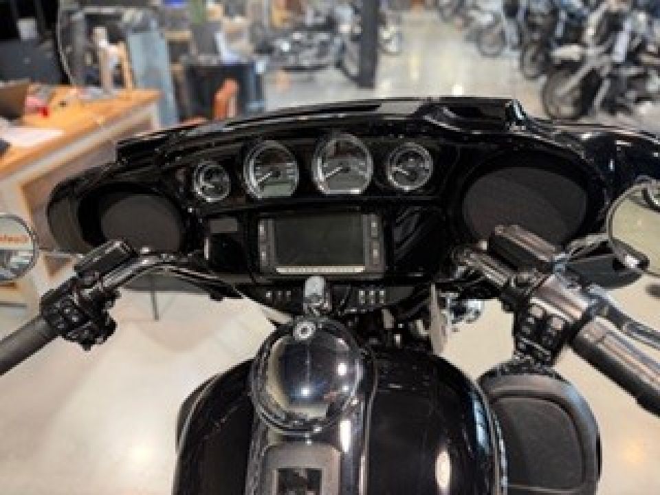 HARLEY-DAVIDSON TOURING ULTRA LIMITED 1690 4