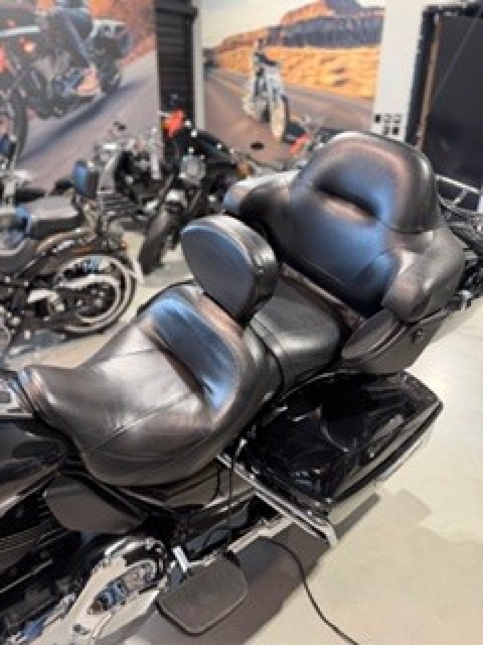HARLEY-DAVIDSON TOURING ULTRA LIMITED 1690 4