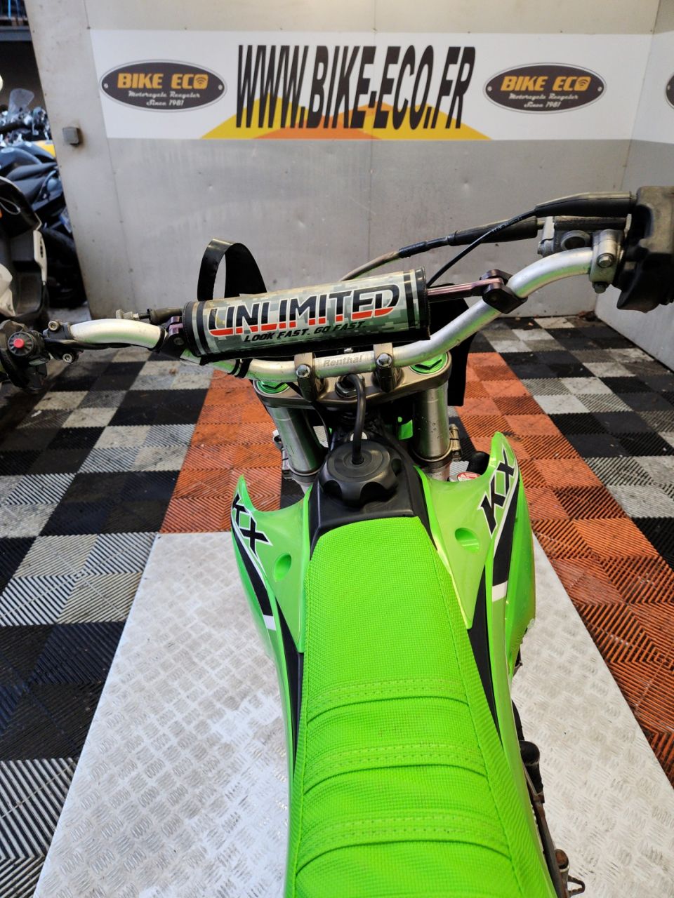 KAWASAKI KX 4