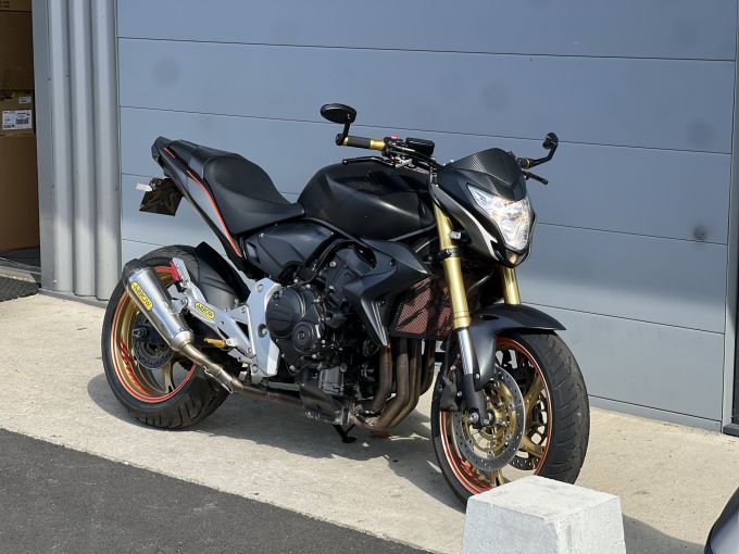 HONDA CB 600 F HORNET 4