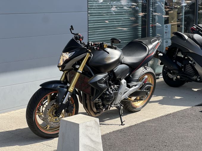 HONDA CB 600 F HORNET 4