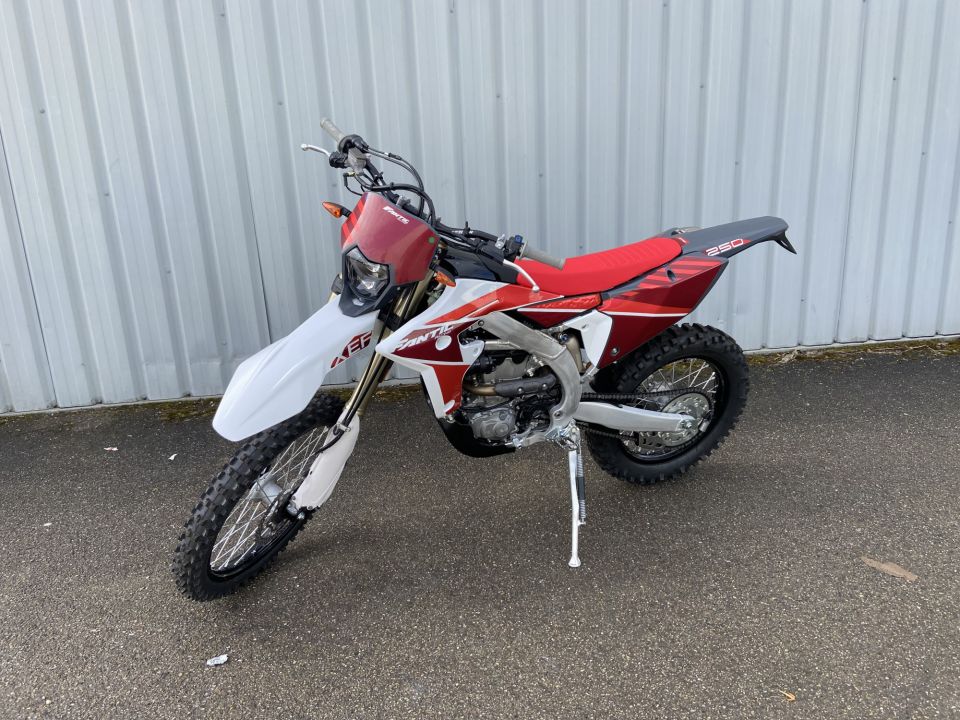 FANTIC XEF 250 ENDURO 4