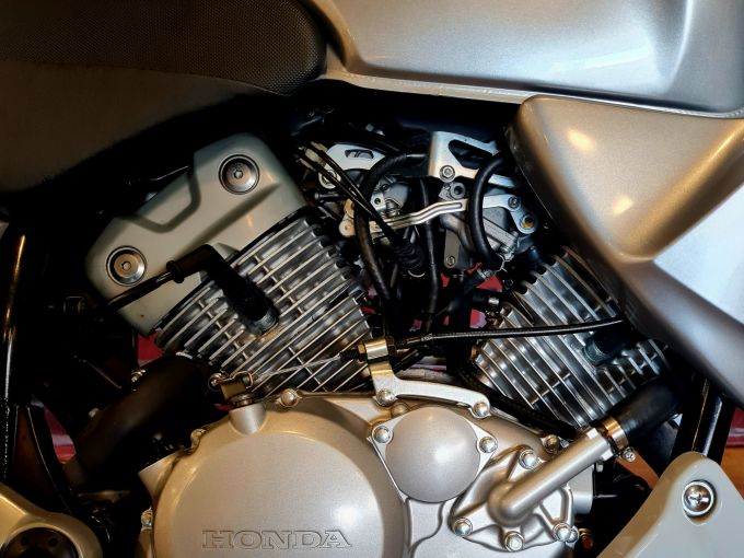 HONDA VARADERO 125 4