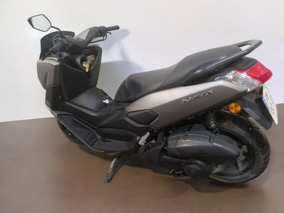 YAMAHA NMAX 125 4