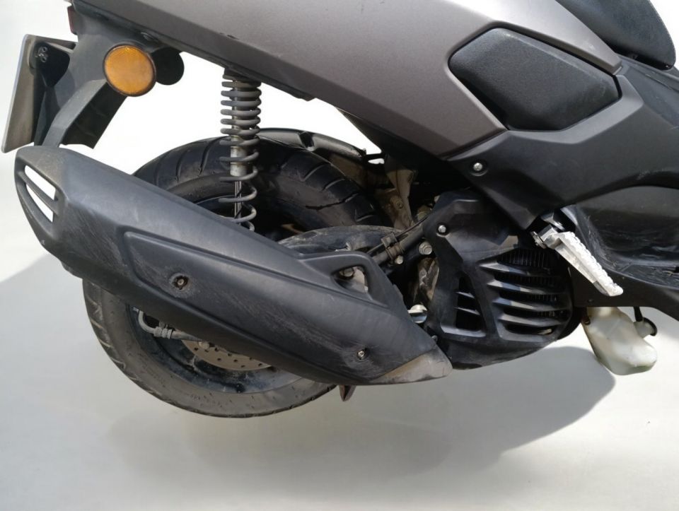 YAMAHA NMAX 125 4