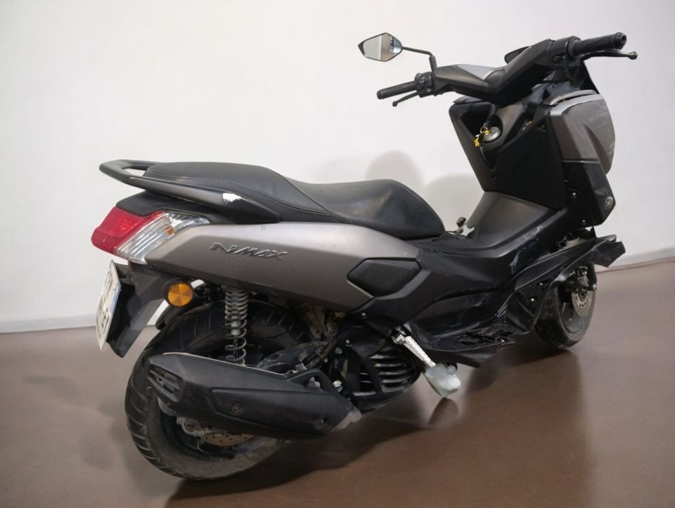 YAMAHA NMAX 125 4