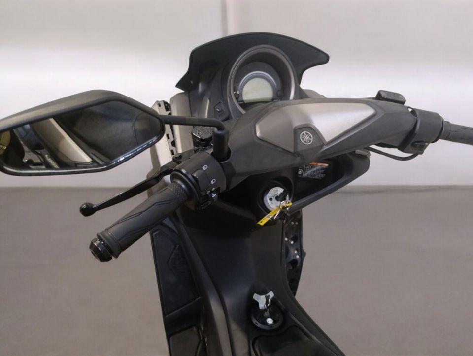 YAMAHA NMAX 125 4