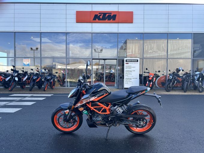 KTM 125 DUKE ABS 4