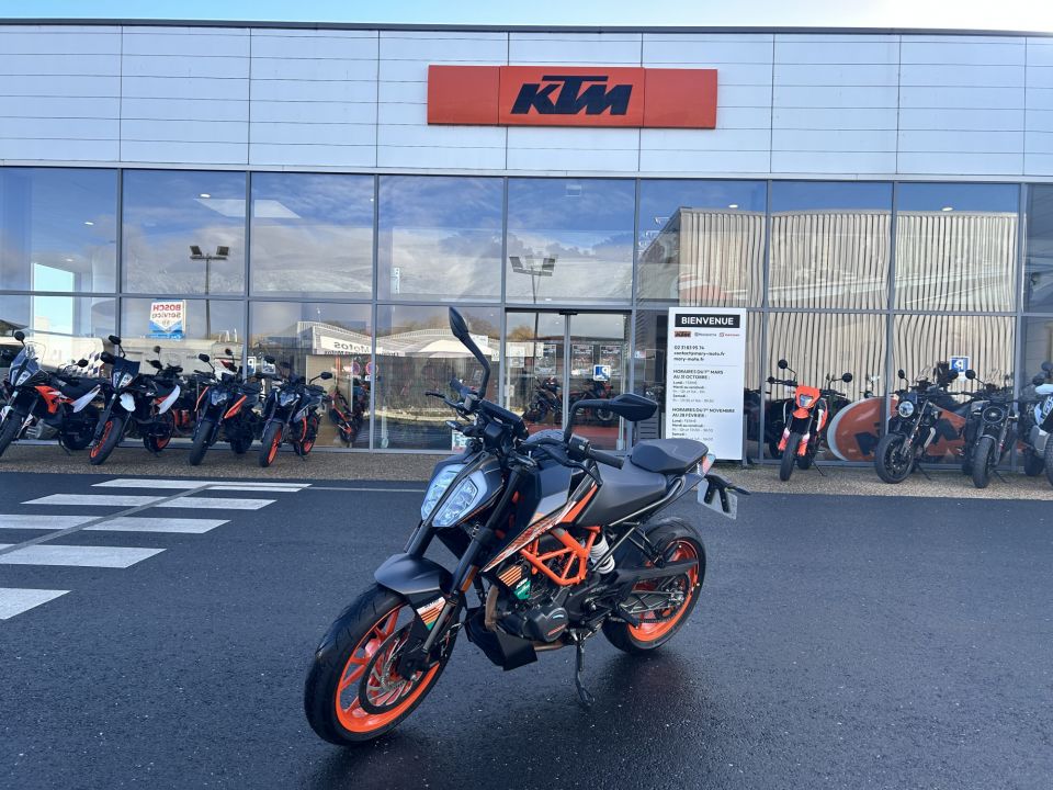 KTM 125 DUKE ABS 4