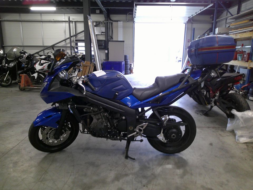 TRIUMPH SPRINT 1050 ST 4