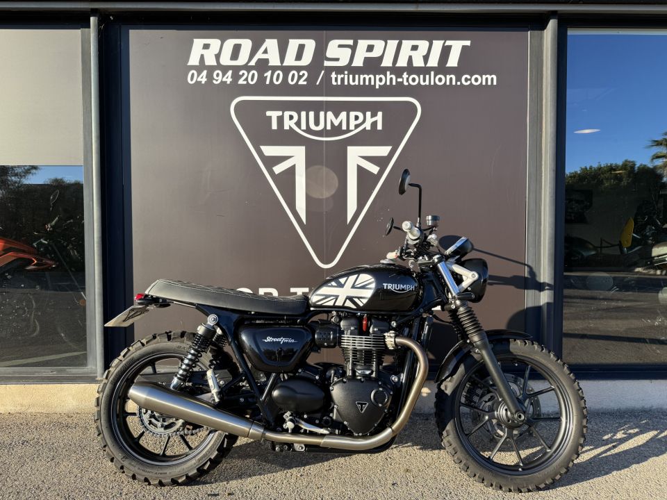 TRIUMPH STREET TWIN  900 4