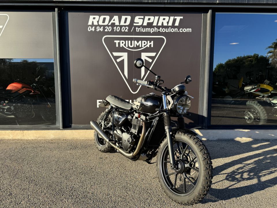 TRIUMPH STREET TWIN  900 4