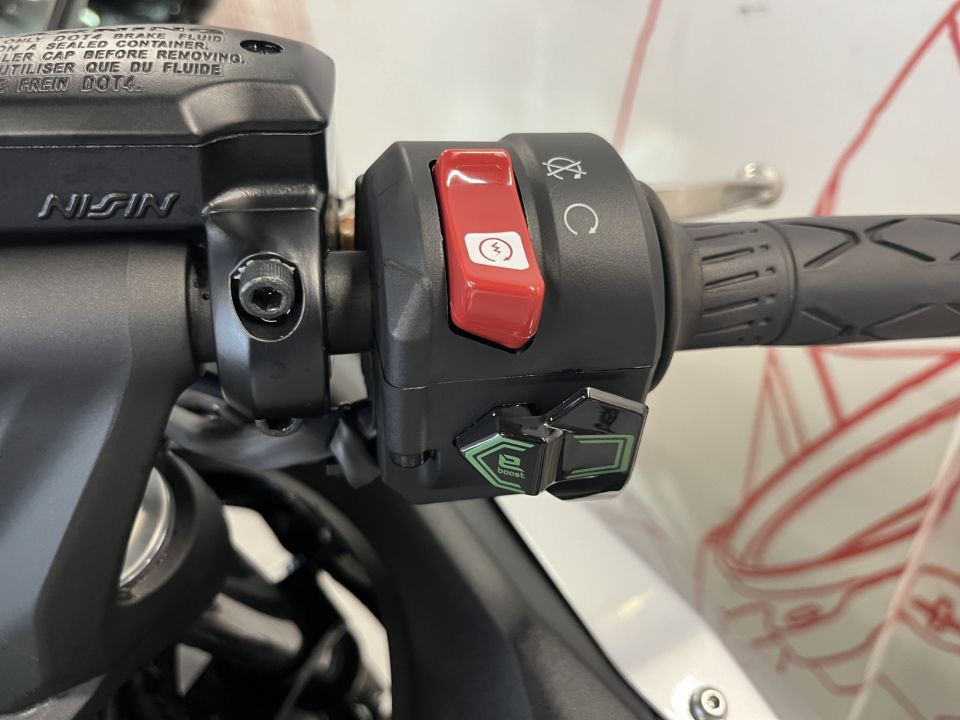 KAWASAKI Ninja 7 Hybrid 4