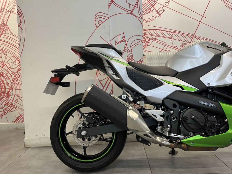 KAWASAKI Ninja 7 Hybrid 4