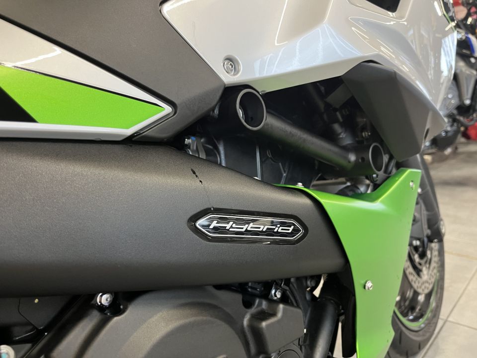 KAWASAKI Ninja 7 Hybrid 4