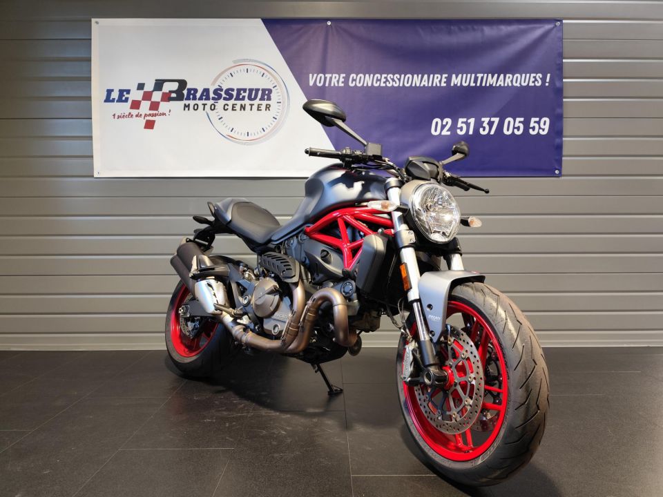 DUCATI MONSTER 821 4
