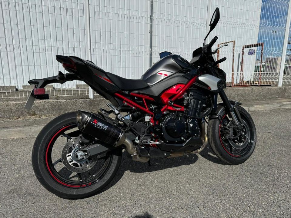 KAWASAKI Z900 PERFORMANCE 4