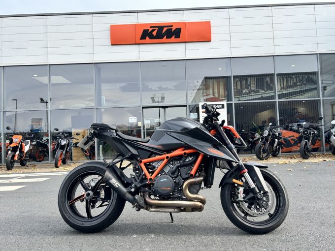 KTM 1290 SUPER DUKE R 4