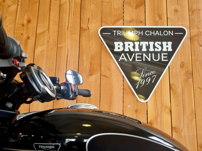 TRIUMPH ROCKET 3 R STORM 4