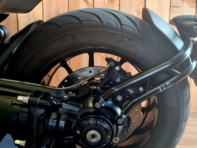 TRIUMPH ROCKET 3 R STORM 4